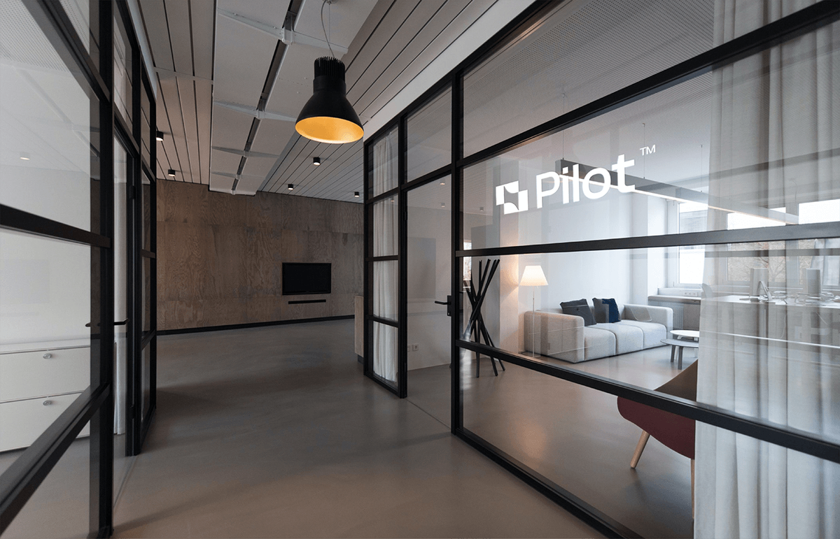 Pilot Logo With Mockup